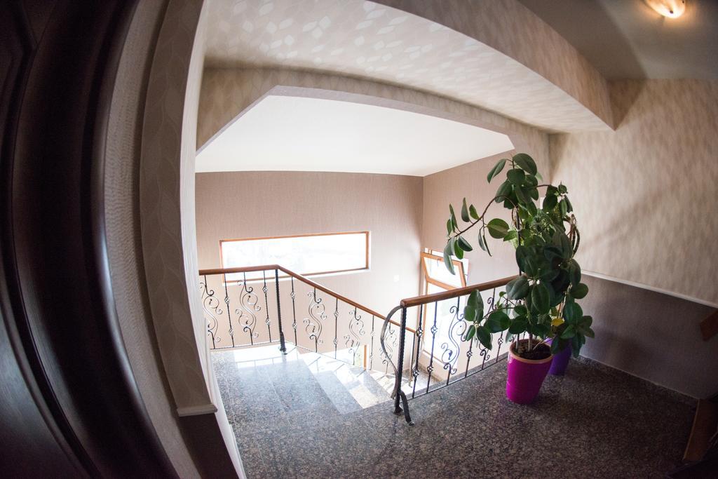 Hotel La Strada Ploiesti Ngoại thất bức ảnh
